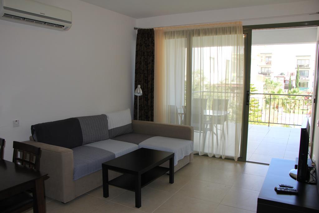 Danaos Pool View Appartement Paphos Buitenkant foto