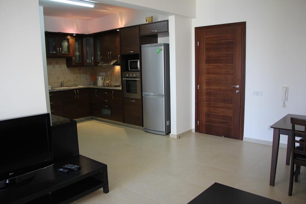 Danaos Pool View Appartement Paphos Buitenkant foto