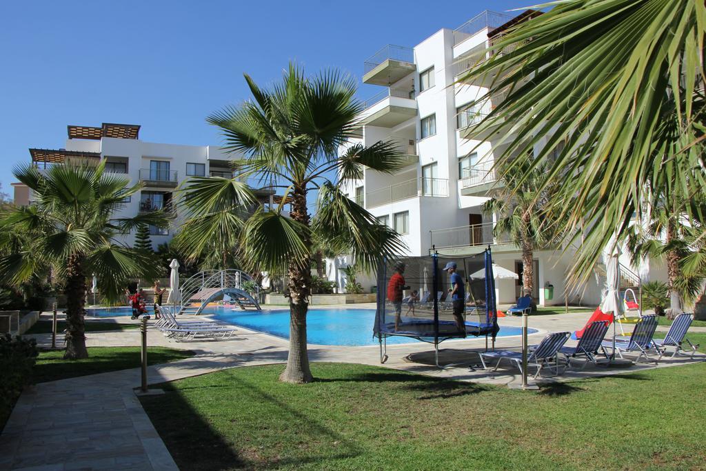 Danaos Pool View Appartement Paphos Buitenkant foto